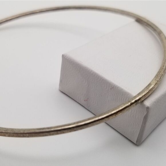 Antique silver tone bracelet. B715 - Picture 1 of 3